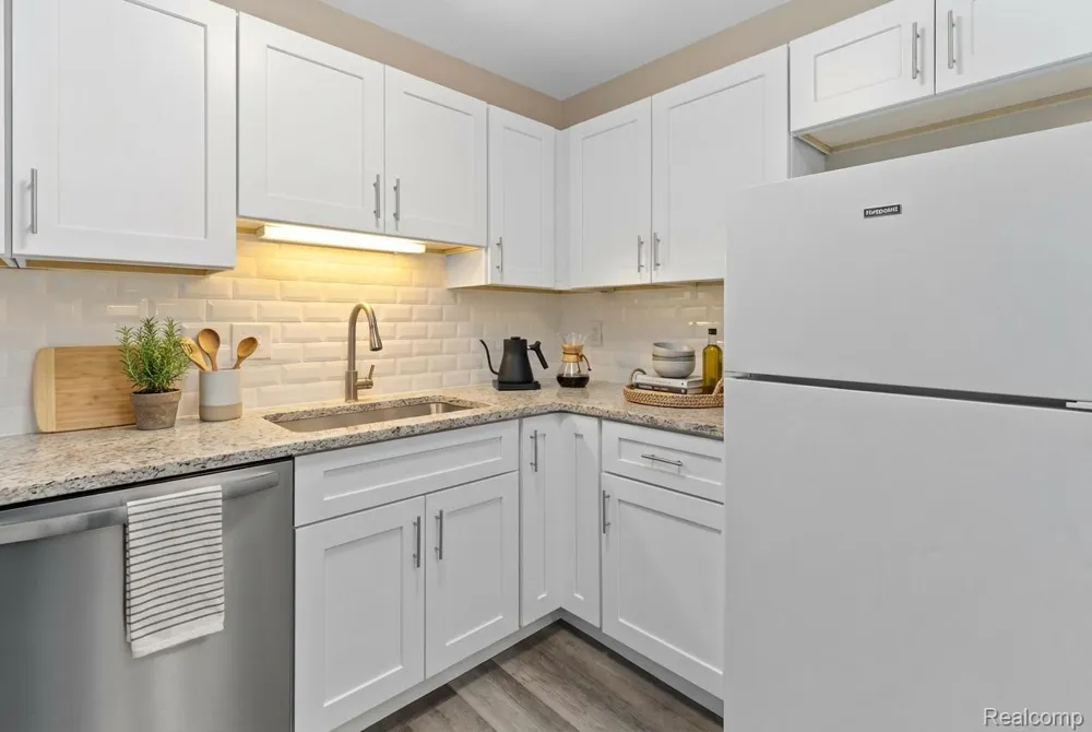 1545 CHERBONEAU #41 Detroit City, MI 48207