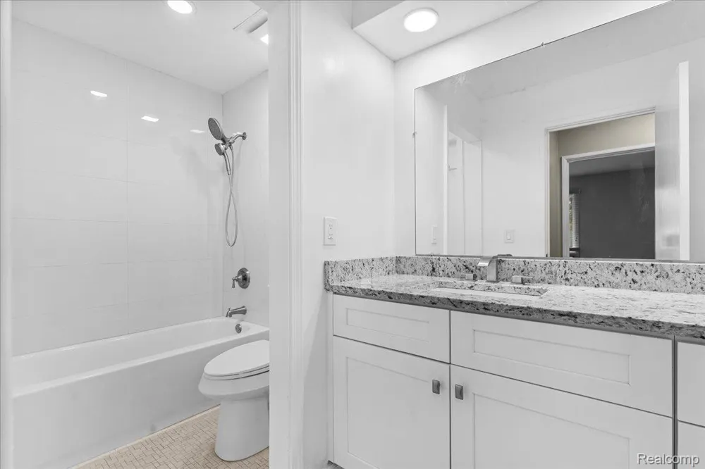 1545 CHERBONEAU #41 Detroit City, MI 48207