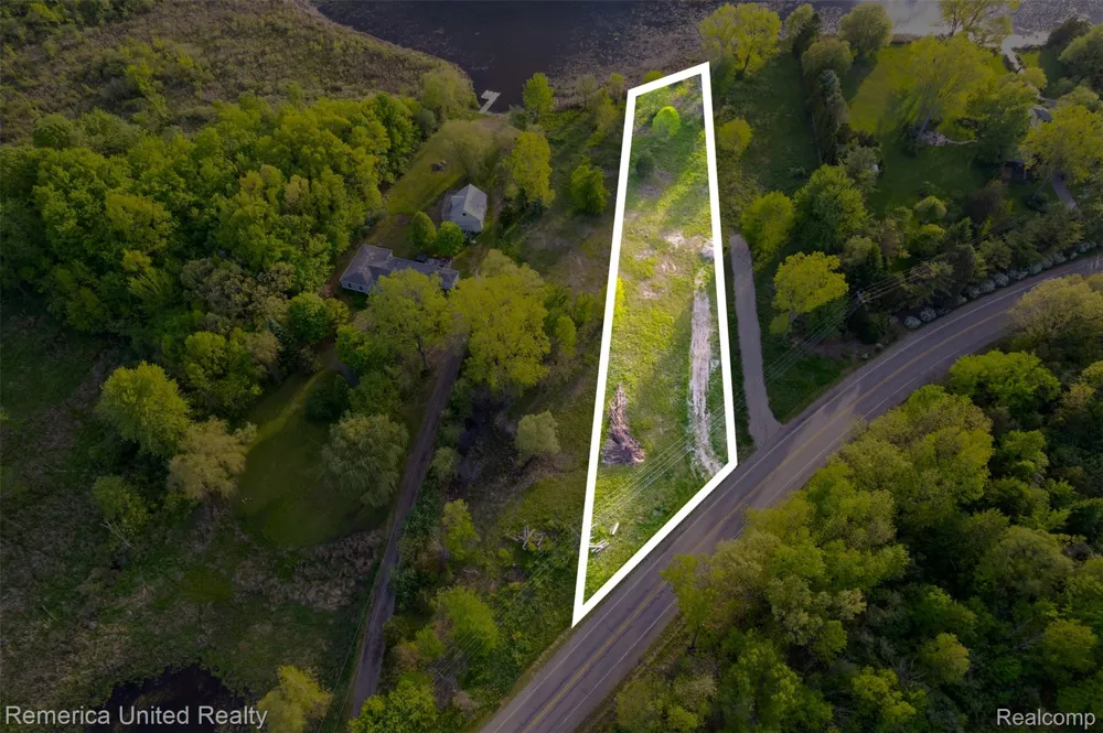 17 Golf Club Oceola Township, MI 48843