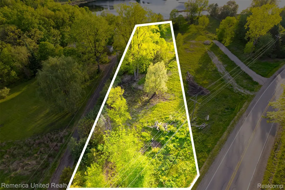 17 Golf Club Oceola Township, MI 48843