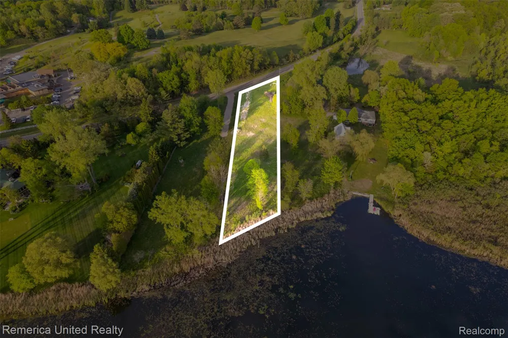 17 Golf Club Oceola Township, MI 48843