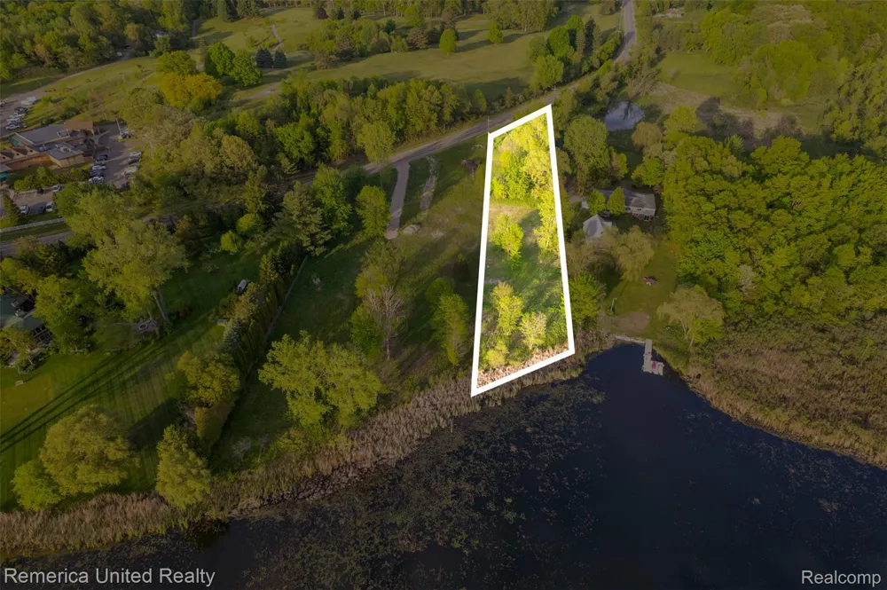 17 Golf Club Oceola Township, MI 48843