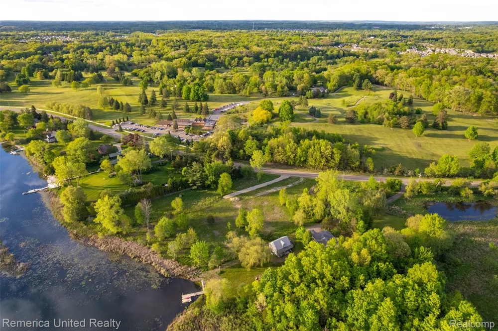 17 Golf Club Oceola Township, MI 48843