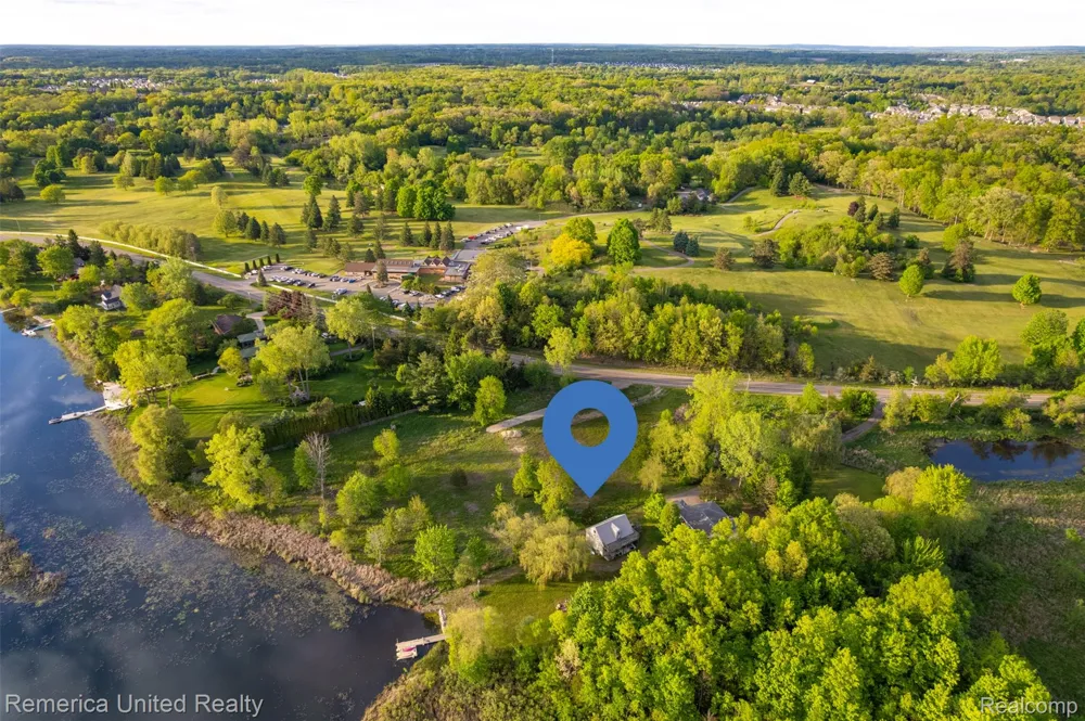 17 Golf Club Oceola Township, MI 48843