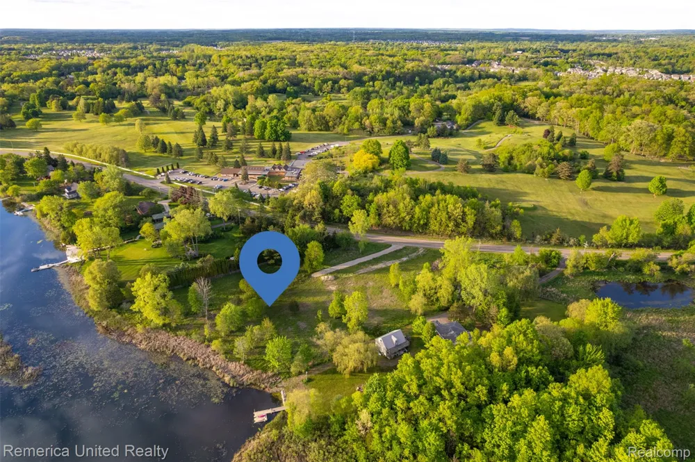 17 Golf Club Oceola Township, MI 48843