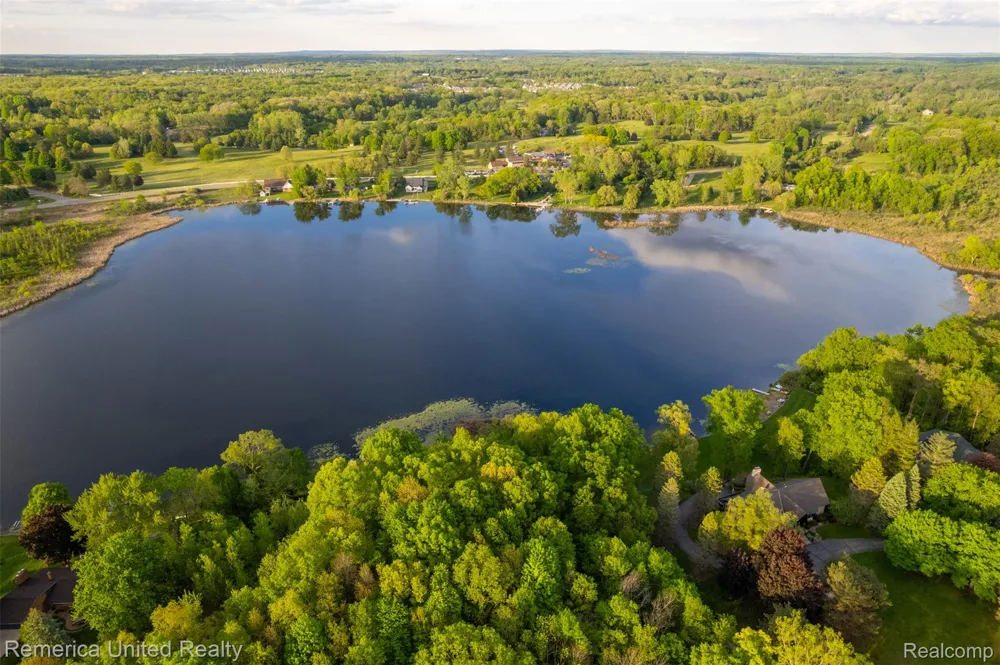 17 Golf Club Oceola Township, MI 48843