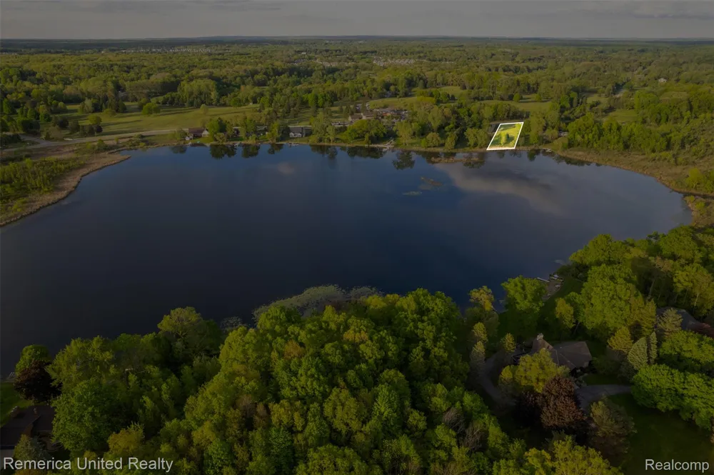 17 Golf Club Oceola Township, MI 48843