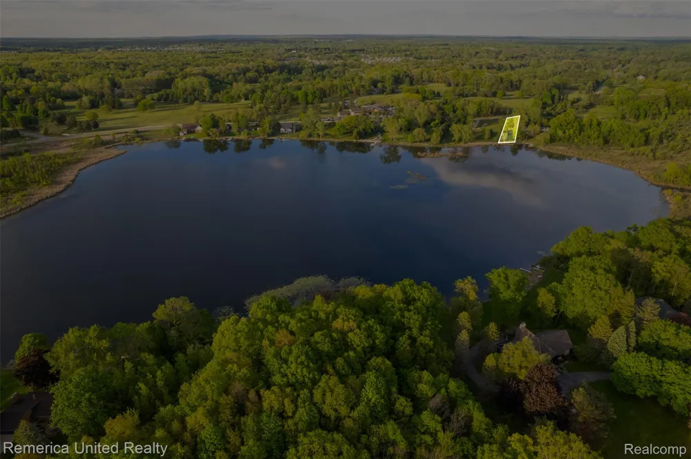 17 Golf Club Oceola Township, MI 48843