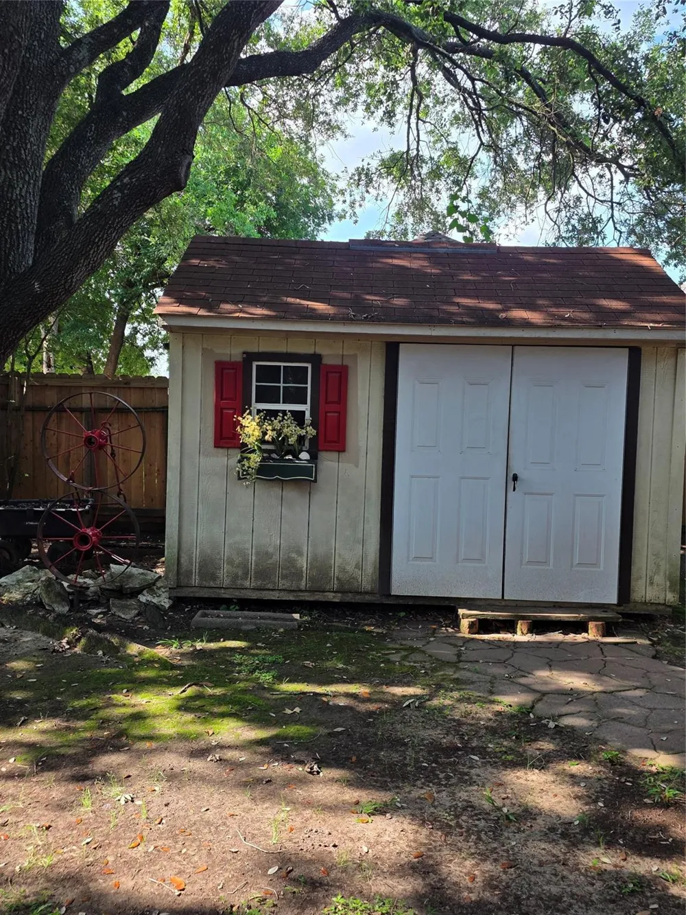 3909 Regency Drive Deer Park, TX 77536