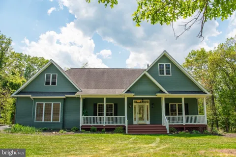 792 FOREST GLEN DRIVE