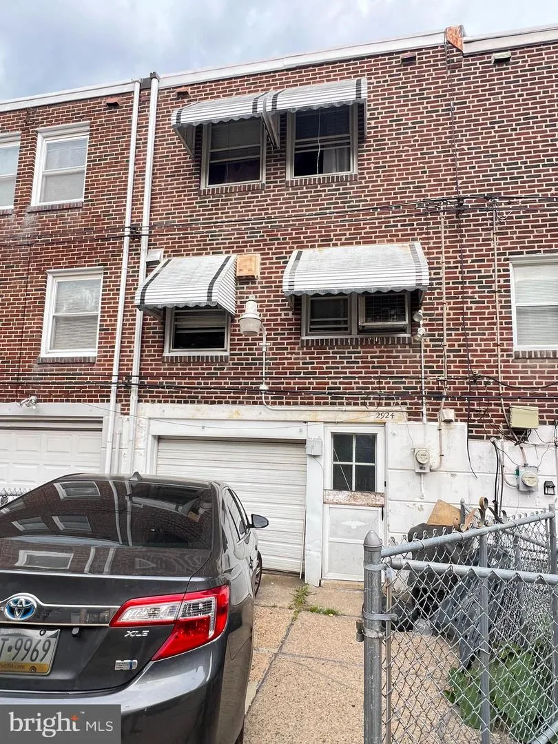 2924 HELLERMAN STREET Philadelphia, PA 19149