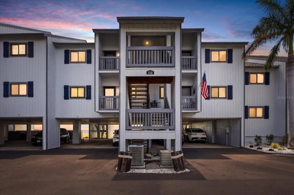 818 BAHIA DEL SOL DRIVE #28 Ruskin, FL 33570