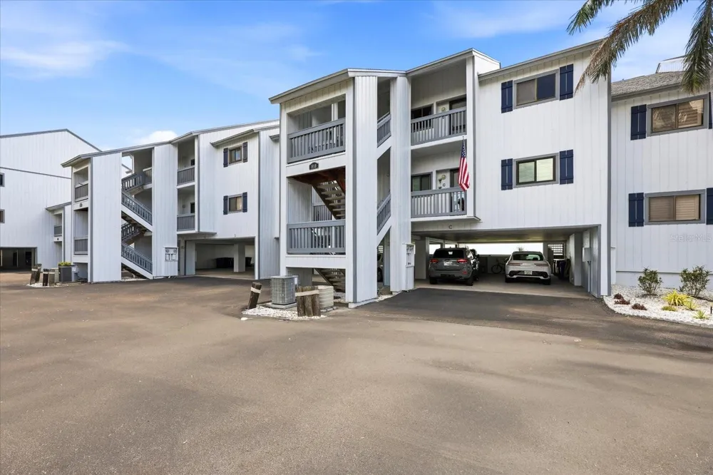 818 BAHIA DEL SOL DRIVE #28 Ruskin, FL 33570