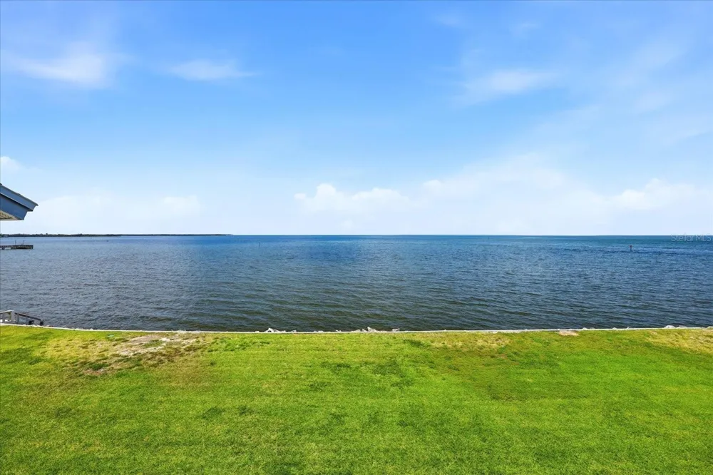 818 BAHIA DEL SOL DRIVE #28 Ruskin, FL 33570