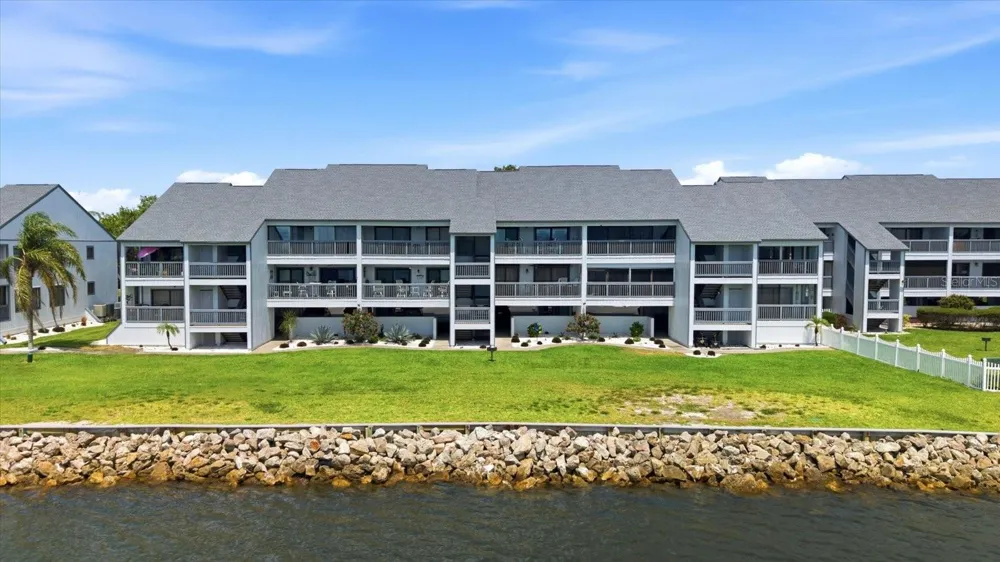818 BAHIA DEL SOL DRIVE #28 Ruskin, FL 33570