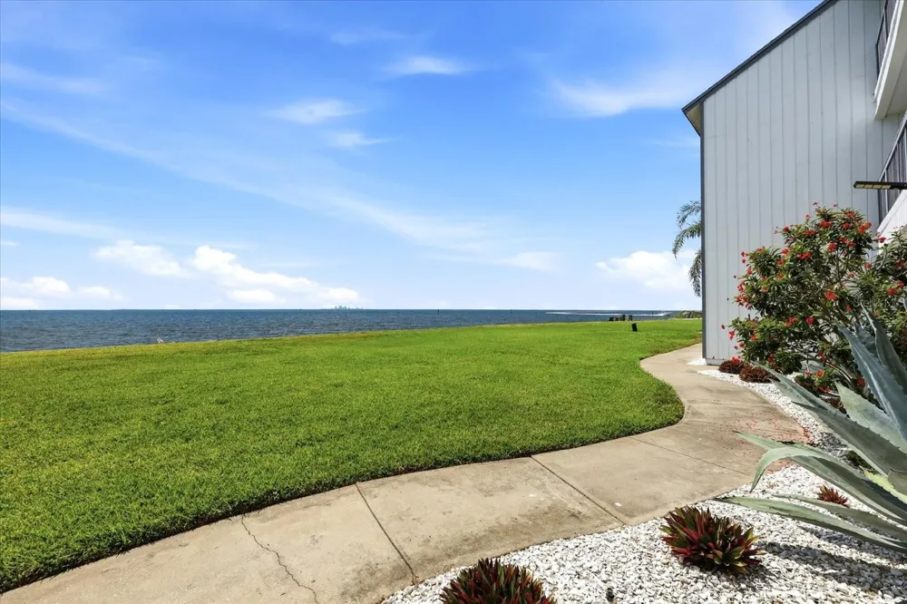 818 BAHIA DEL SOL DRIVE #28 Ruskin, FL 33570