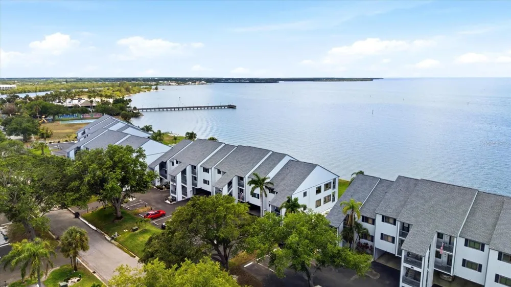 818 BAHIA DEL SOL DRIVE #28 Ruskin, FL 33570