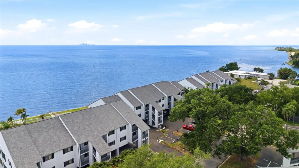 818 BAHIA DEL SOL DRIVE #28 Ruskin, FL 33570
