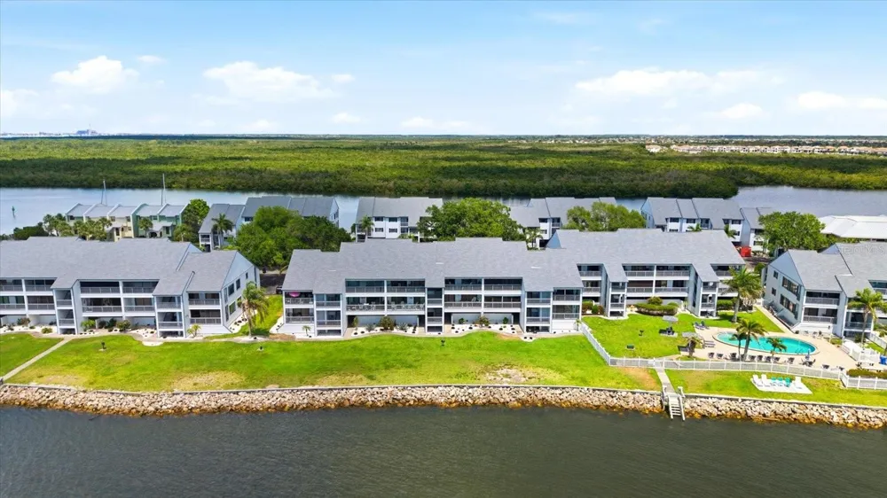 818 BAHIA DEL SOL DRIVE #28 Ruskin, FL 33570
