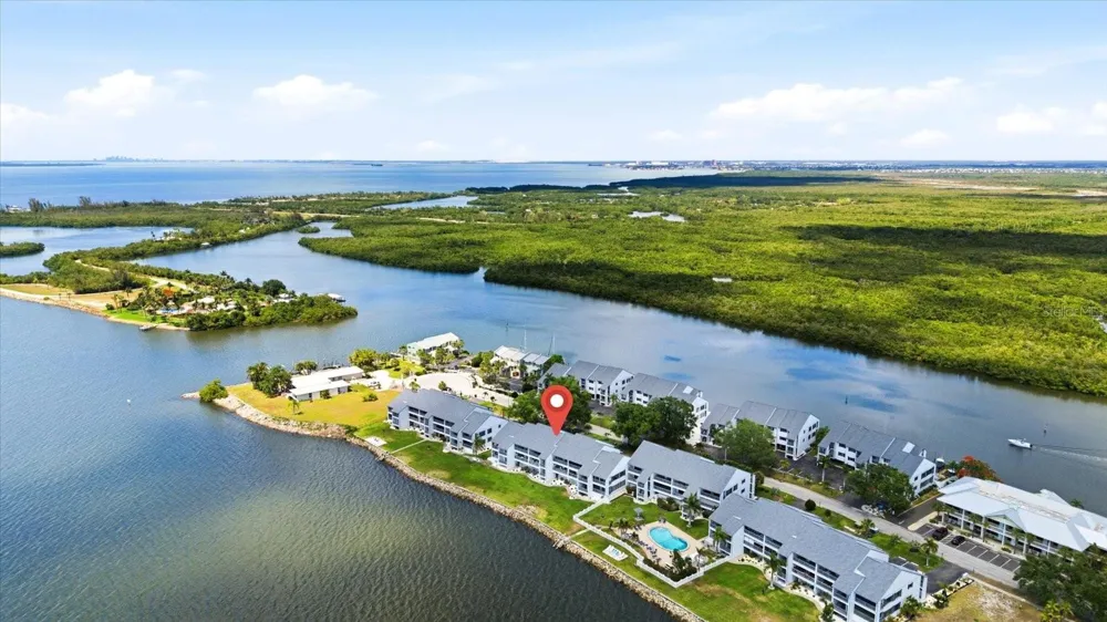 818 BAHIA DEL SOL DRIVE #28 Ruskin, FL 33570