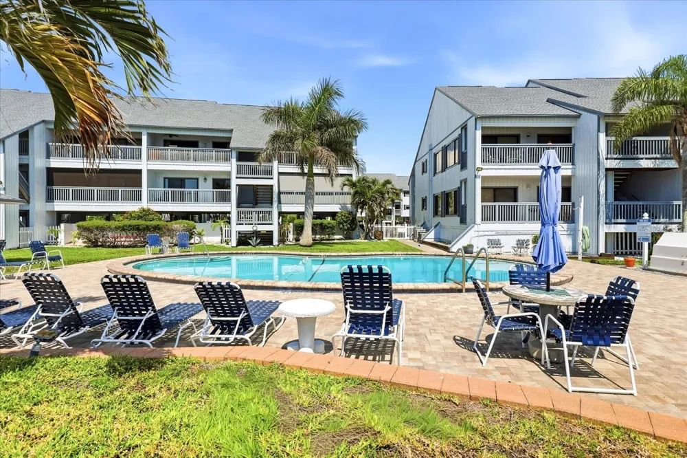 818 BAHIA DEL SOL DRIVE #28 Ruskin, FL 33570