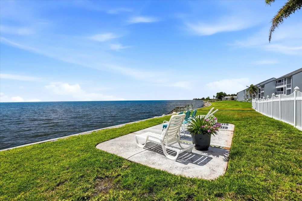 818 BAHIA DEL SOL DRIVE #28 Ruskin, FL 33570