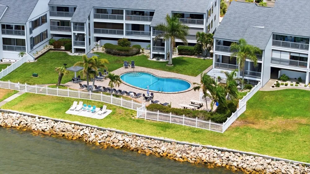 818 BAHIA DEL SOL DRIVE #28 Ruskin, FL 33570