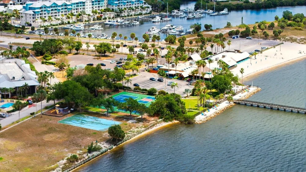 818 BAHIA DEL SOL DRIVE #28 Ruskin, FL 33570