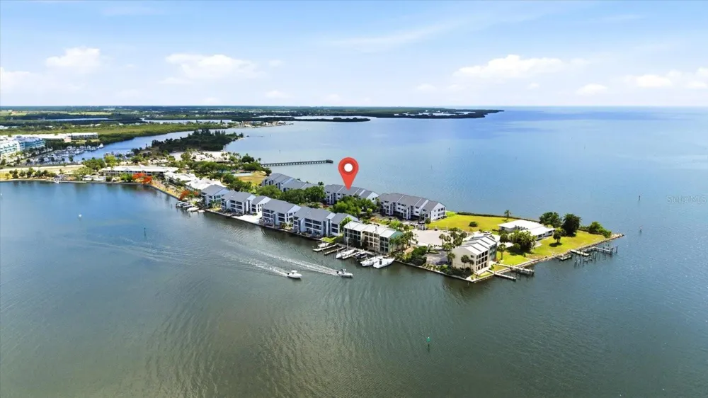 818 BAHIA DEL SOL DRIVE #28 Ruskin, FL 33570