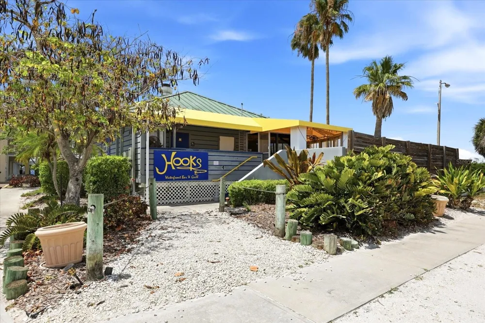 818 BAHIA DEL SOL DRIVE #28 Ruskin, FL 33570