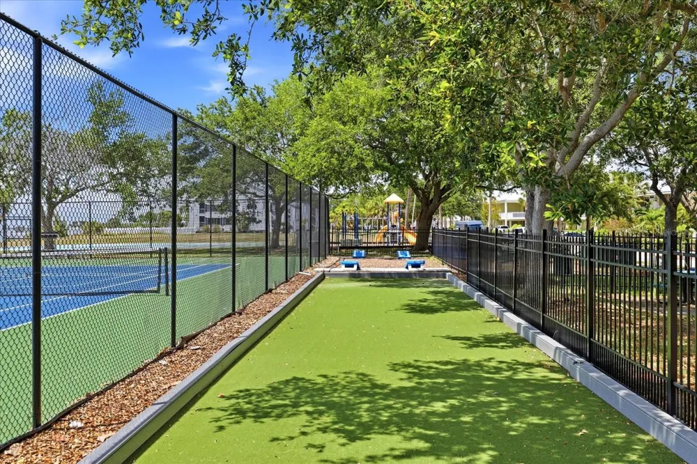 818 BAHIA DEL SOL DRIVE #28 Ruskin, FL 33570