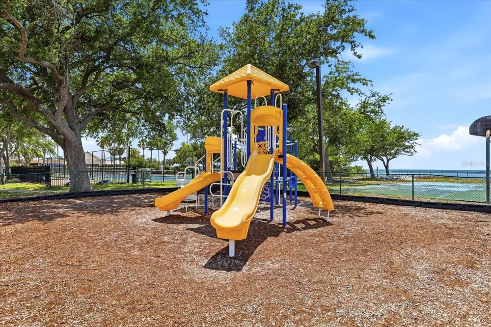 818 BAHIA DEL SOL DRIVE #28 Ruskin, FL 33570