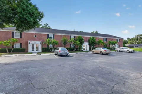 2521 CEDAR CYPRESS COURT #101