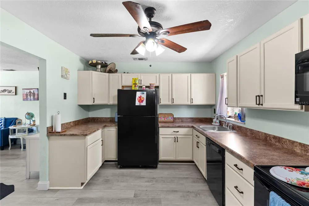 12 BEVERLY DRIVE Frostproof, FL 33843