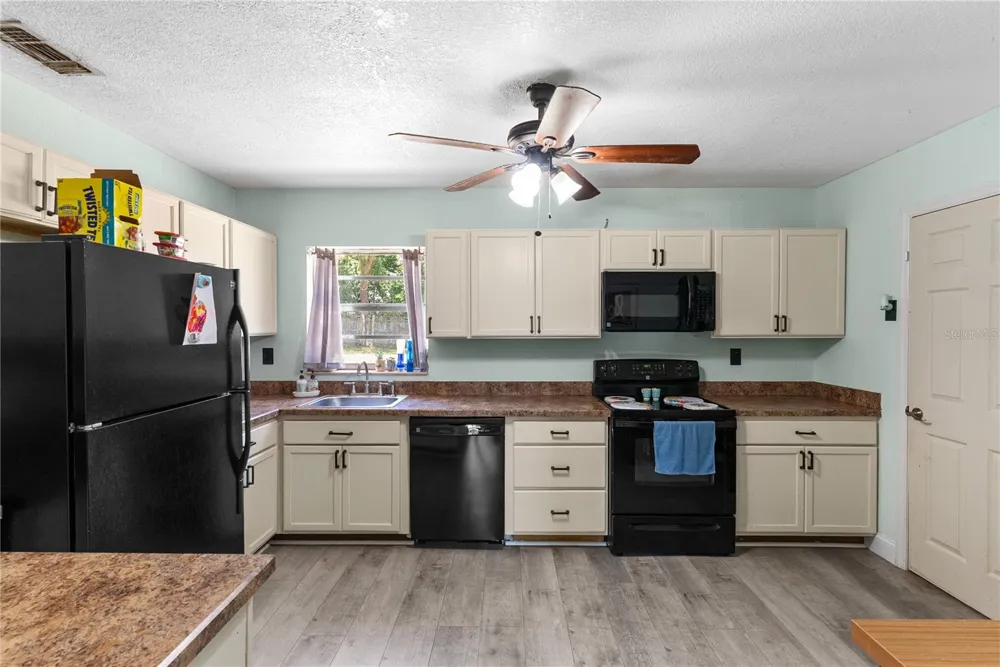 12 BEVERLY DRIVE Frostproof, FL 33843