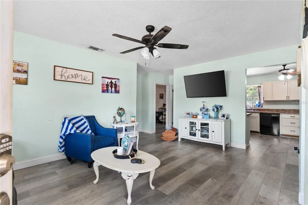 12 BEVERLY DRIVE Frostproof, FL 33843