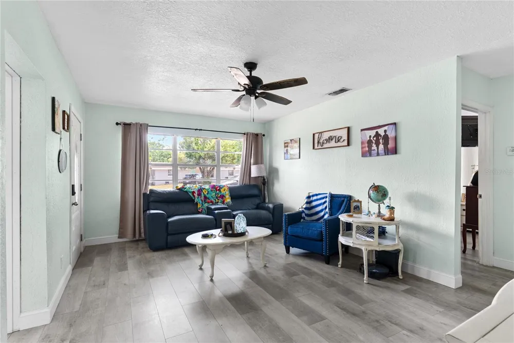 12 BEVERLY DRIVE Frostproof, FL 33843