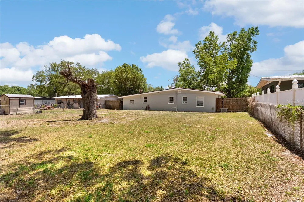 12 BEVERLY DRIVE Frostproof, FL 33843