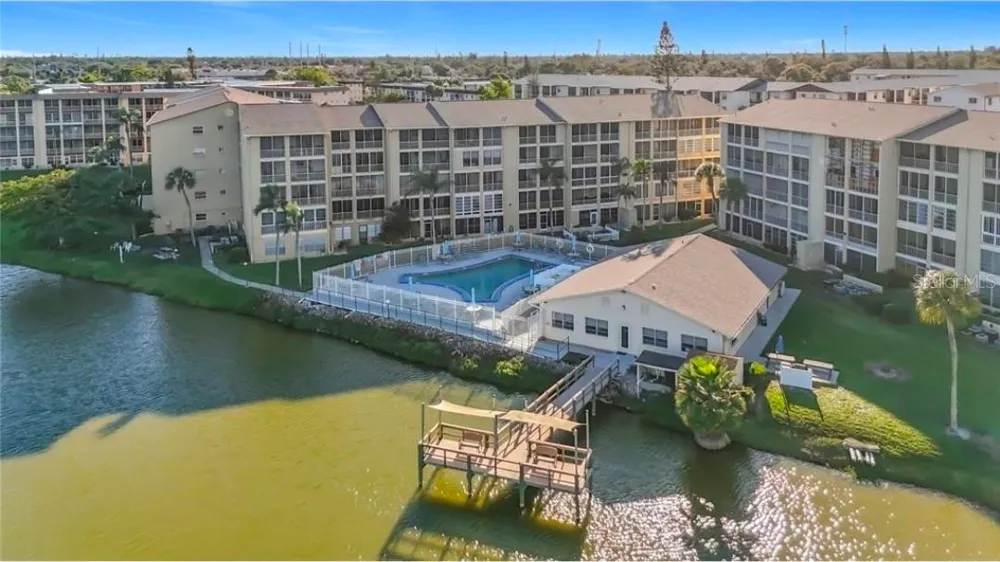 3973 LAKE BAYSHORE DRIVE #503 Bradenton, FL 34205