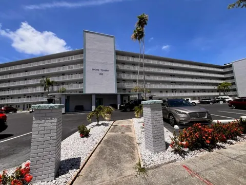 1868 SHORE DRIVE S #607