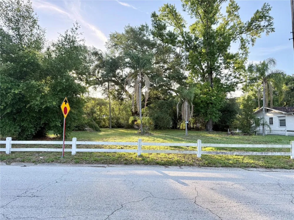 304 SPRINGDALE PLACE Temple Terrace, FL 33617