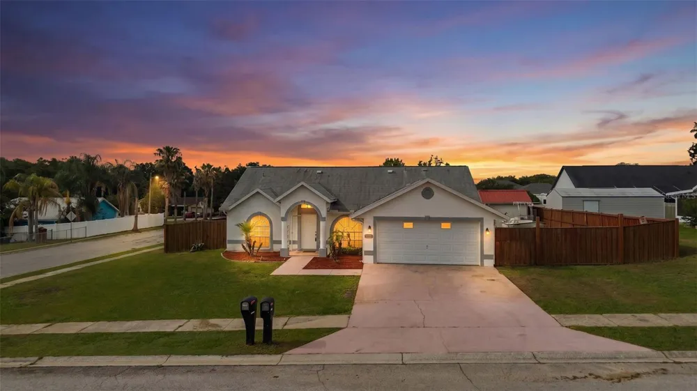 38912 CARR DRIVE Zephyrhills, FL 33540