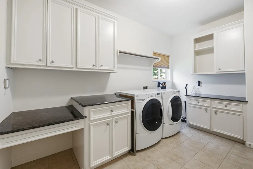 2613 Leila Court Bryan, TX 77802