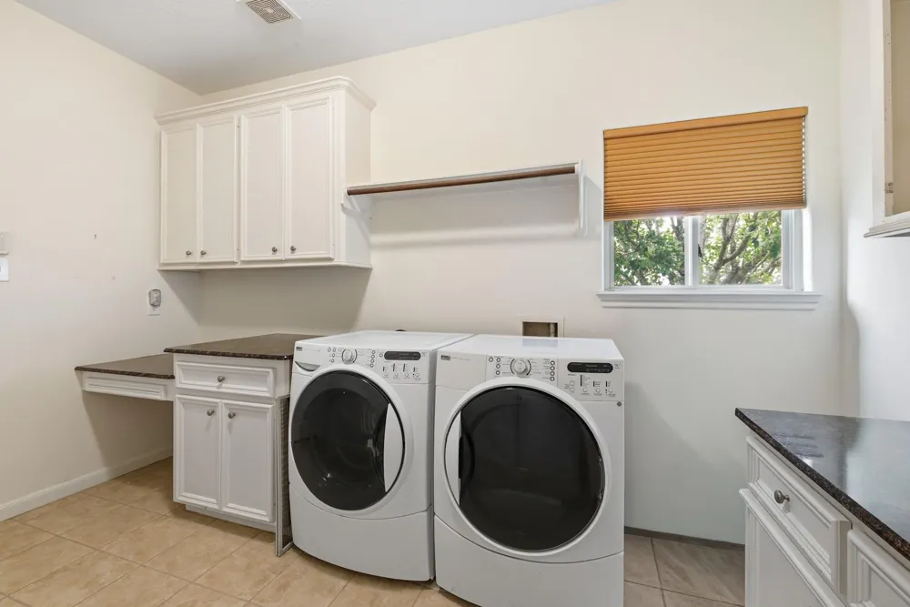 2613 Leila Court Bryan, TX 77802