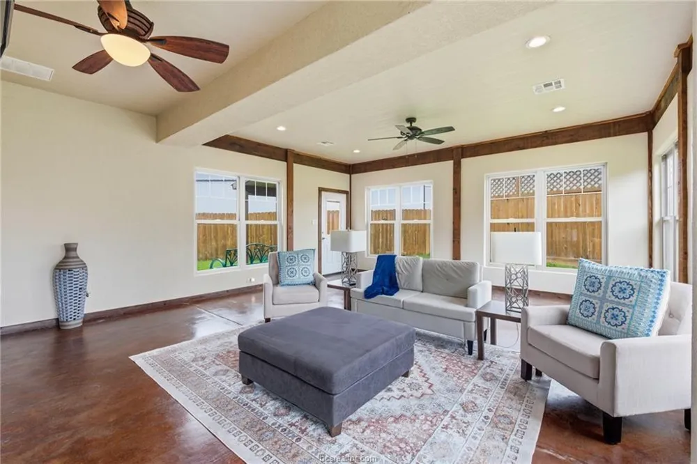 2613 Leila Court Bryan, TX 77802