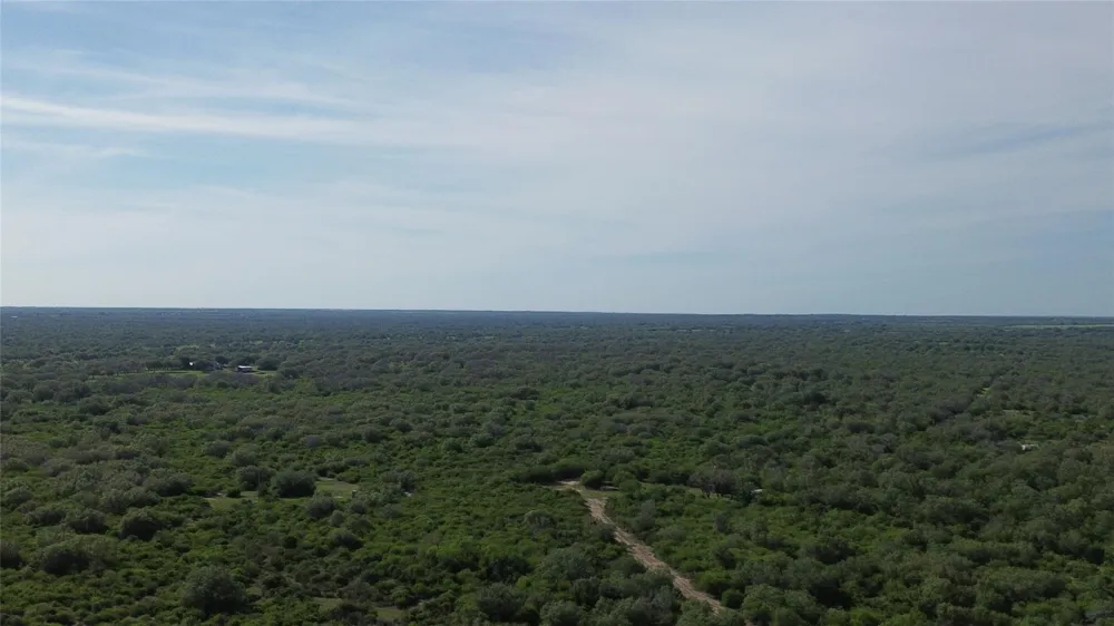 6104 Lucas Road Goliad, TX 77963
