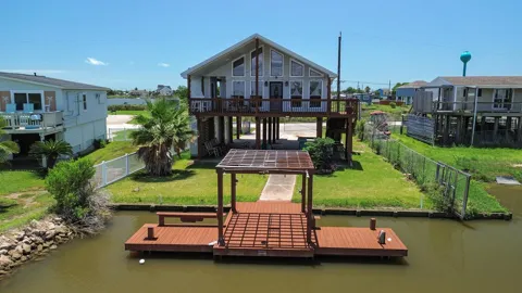 4702 Bayou Lane