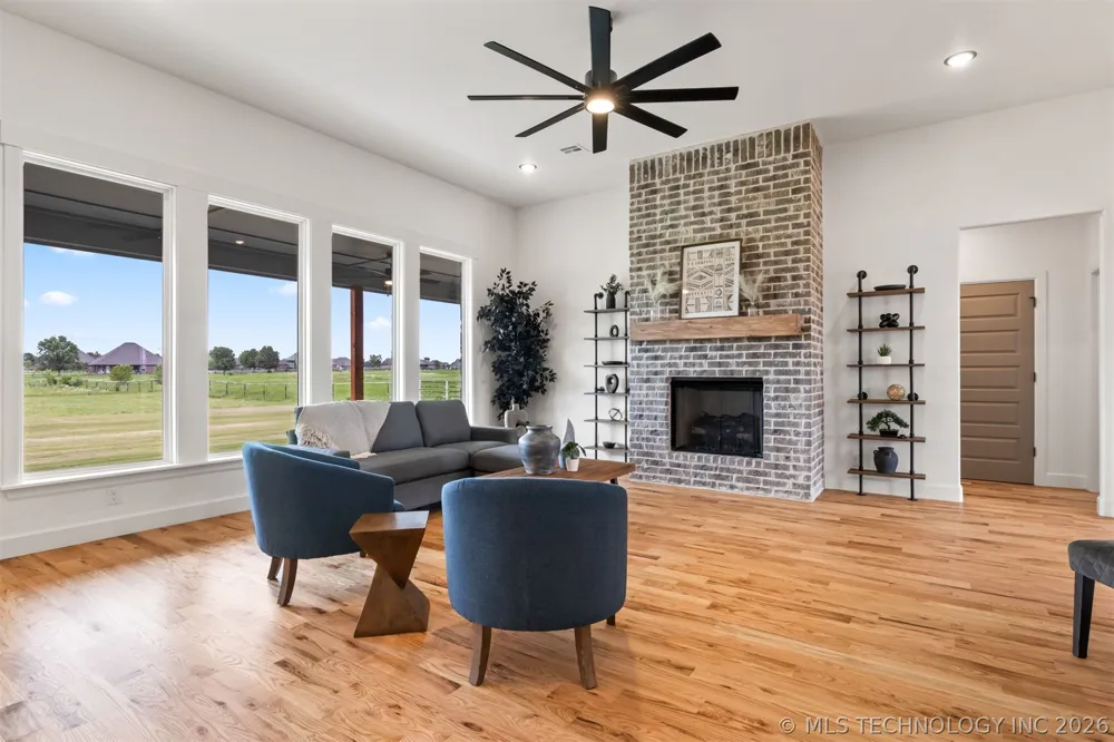 13799 58th East Avenue Collinsville, OK 74021