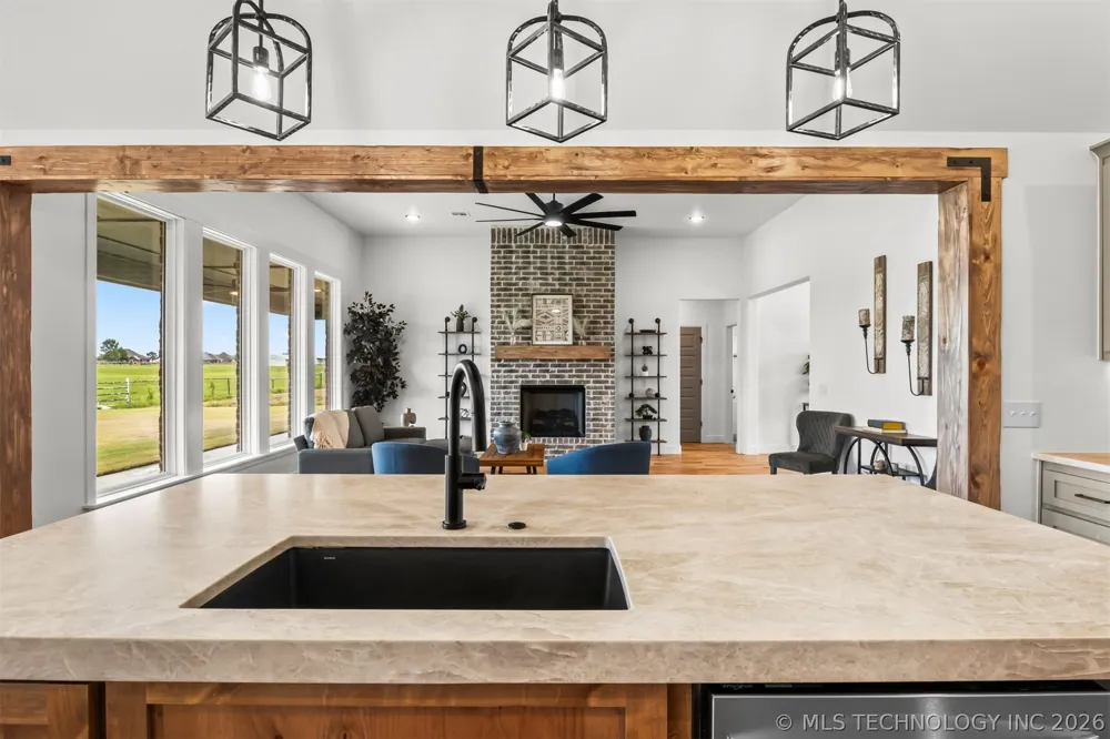 13799 58th East Avenue Collinsville, OK 74021