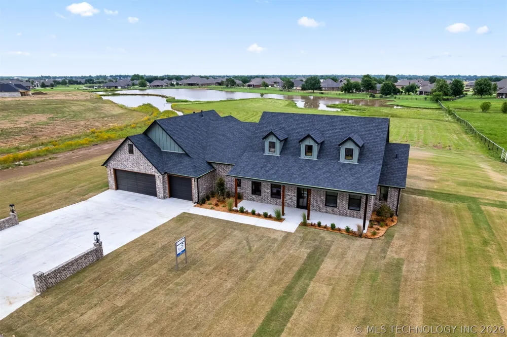 13799 58th East Avenue Collinsville, OK 74021
